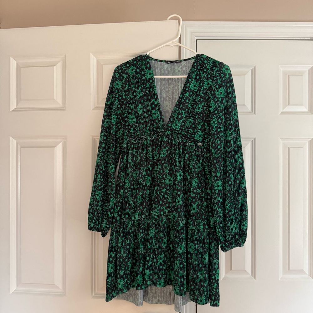 Zara Dark Green Floral Long-Sleeve Tiered Dress